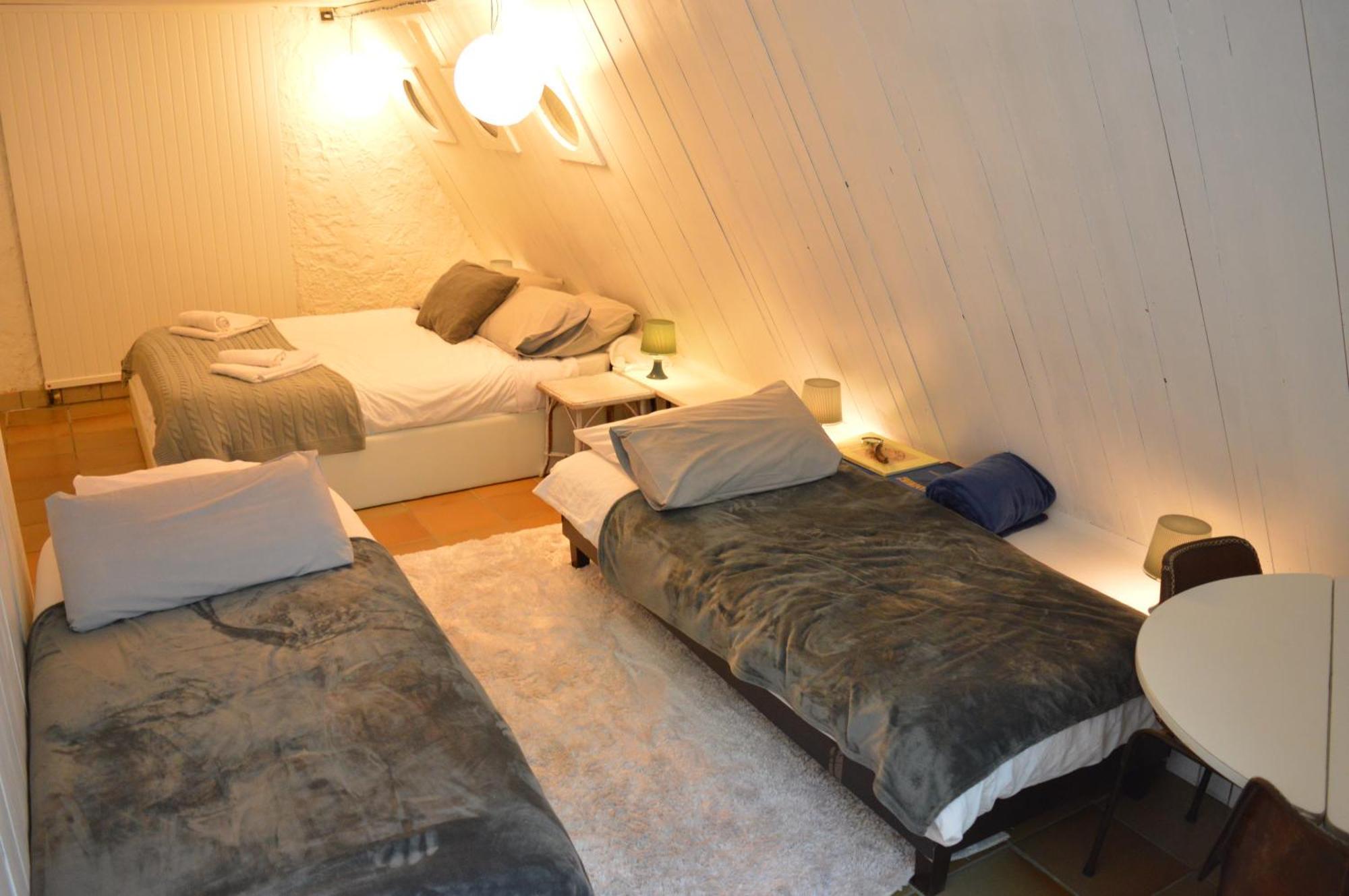 투르농쉬르론 카사 마르타 : 스위츠 - 테라세 스 에 뷔 파노라마 B&B 외부 사진